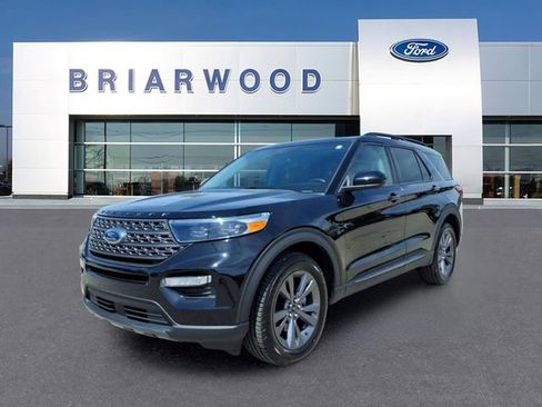 Certified 2023 Ford Explorer XLT w/ Equipment Group 202A AWD/4WD image 1