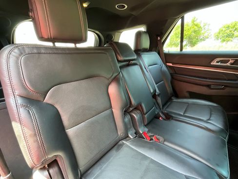 Used 2016 Ford Explorer Limited w/ Equipment Group 301A AWD/4WD image 18