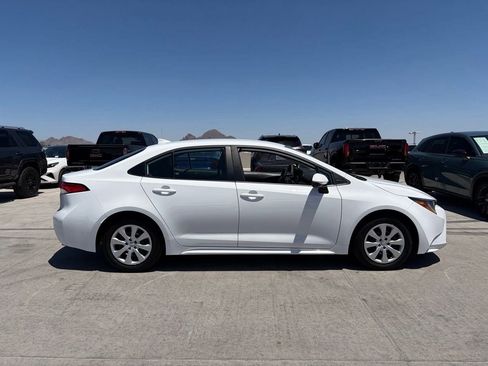 Used 2024 Toyota Corolla LE FWD image 2