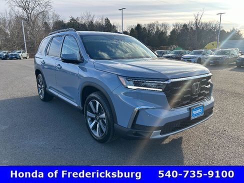Certified 2025 Honda Pilot Elite image 8