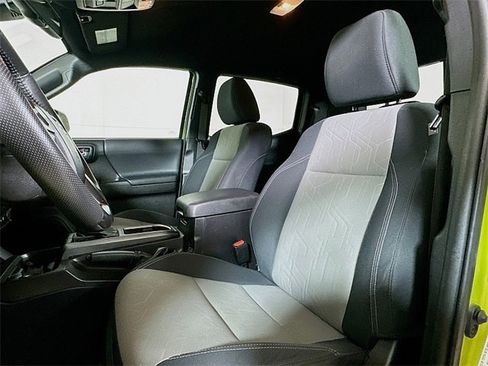 Used 2023 Toyota Tacoma TRD Off-Road image 11