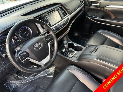 Used 2019 Toyota Highlander XLE image 10