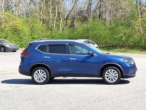 Used 2020 Nissan Rogue SV image 6