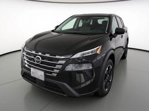 Used 2025 Nissan Rogue SV image 3