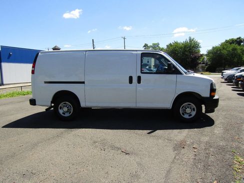 Used 2021 Chevrolet Express 2500 w/ Driver Convenience Package RWD image 7