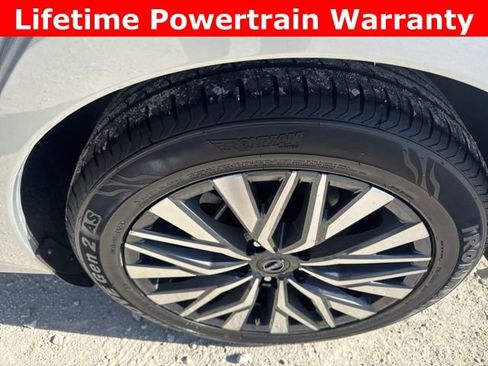 Used 2024 Nissan Altima 2.5 SV image 9