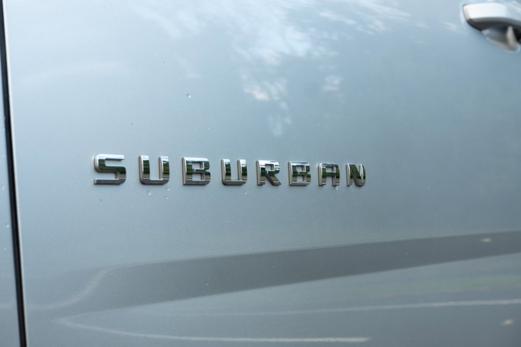 Used 2020 Chevrolet Suburban LT AWD/4WD image 4