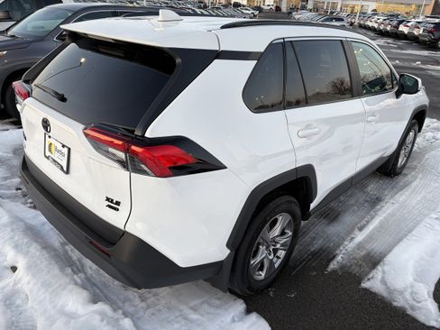 Certified 2022 Toyota RAV4 XLE w/ Convenience Package image 5