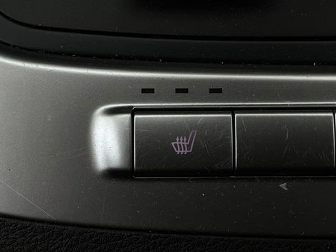 Used 2026 Kia Carnival FWD image 25