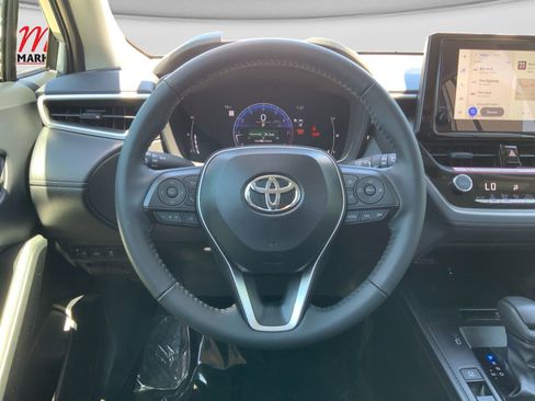 Used 2026 Toyota Corolla Cross LE FWD image 37