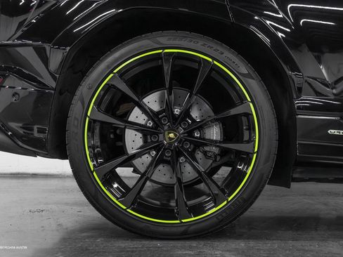 Used 2024 Lamborghini Urus S image 17