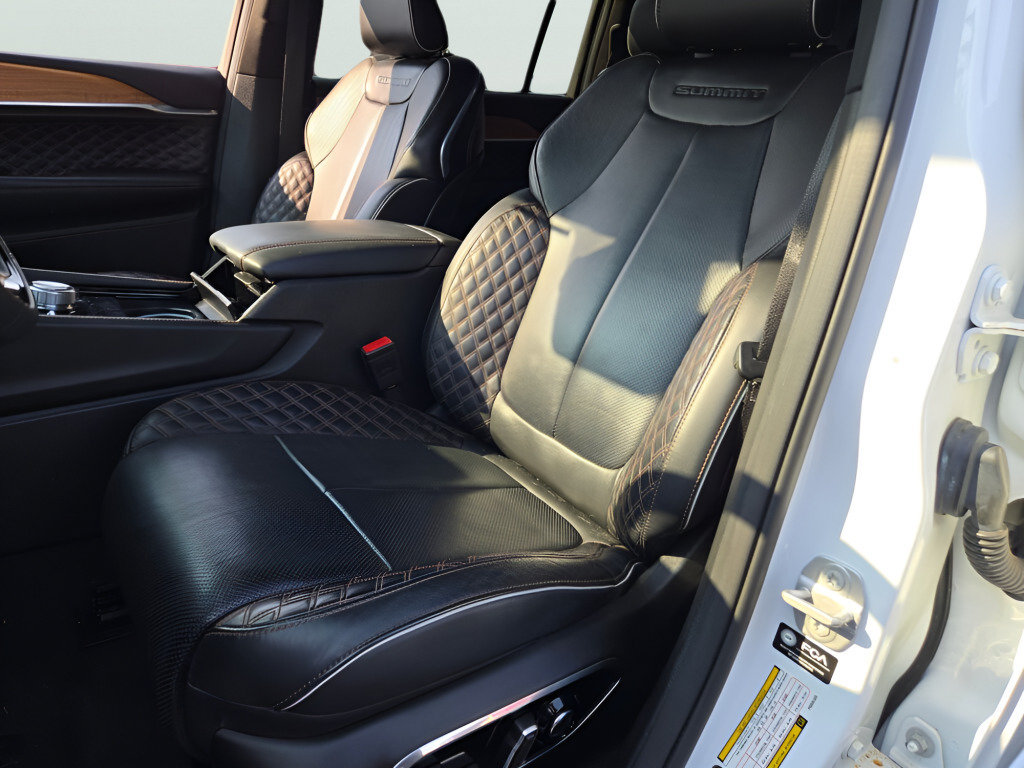 Certified 2023 Jeep Grand Cherokee L Summit AWD/4WD image 30