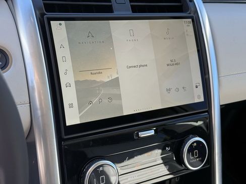 New 2026 Land Rover Discovery S image 19