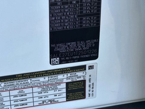 New 2026 Land Rover Defender 110 X-Dynamic SE image 17