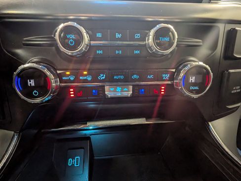 Used 2021 Ford F150 Lariat image 17