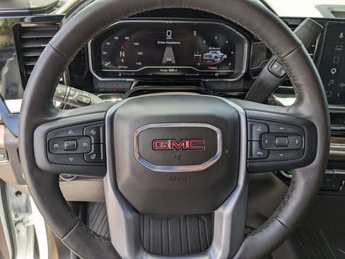 Used 2025 GMC Sierra 1500 SLE AWD/4WD image 31
