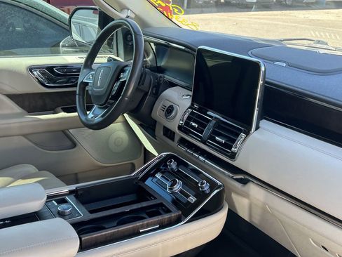 Used 2020 Lincoln Navigator Reserve w/ Luxury Package AWD/4WD image 9