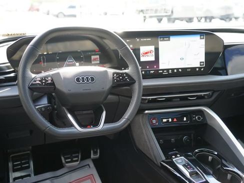 Used 2025 Audi SQ5 Premium Plus AWD/4WD image 10