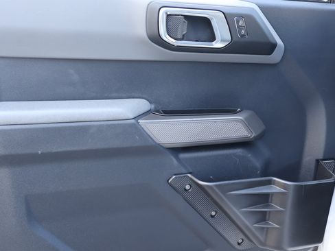 Used 2022 Ford Bronco Black Diamond image 13