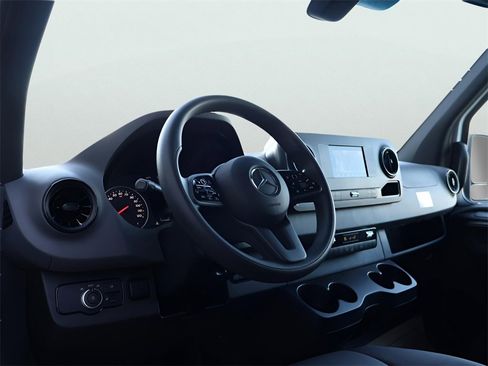 Used 2024 Mercedes-Benz Sprinter 144 Cargo image 22