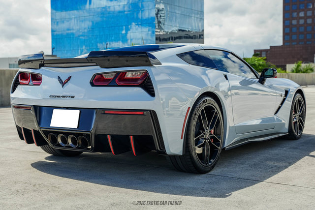 Used 2018 Chevrolet Corvette Stingray Coupe w/ 1LT RWD image 17