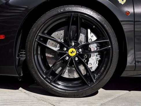 Used 2018 Ferrari 488 Spider Base image 3