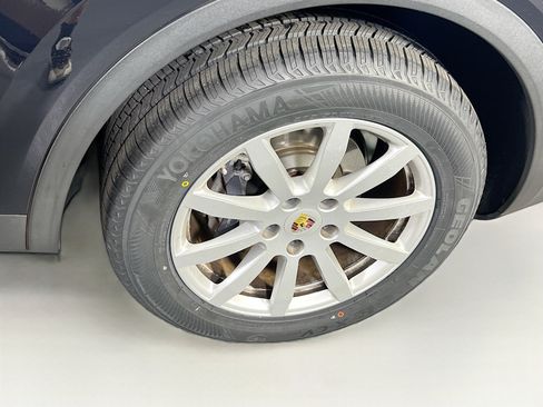 Used 2021 Porsche Cayenne AWD/4WD image 32