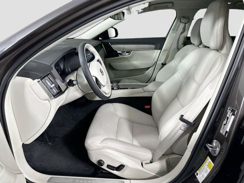 New 2025 Volvo S90 B6 Plus image 22
