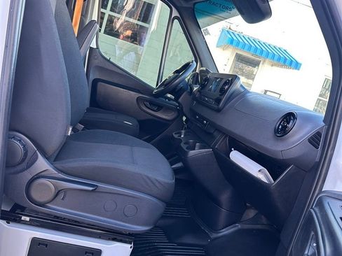 Used 2023 Mercedes-Benz Sprinter 2500 image 28