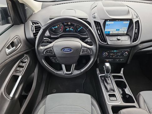 Used 2019 Ford Escape SE image 16
