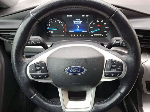 Used 2022 Ford Explorer XLT image 19