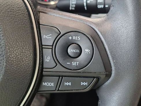 Used 2021 Toyota RAV4 XLE Premium FWD image 14