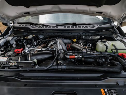 Used 2026 Ford F450 Platinum w/ FX4 Off-Road Package image 2