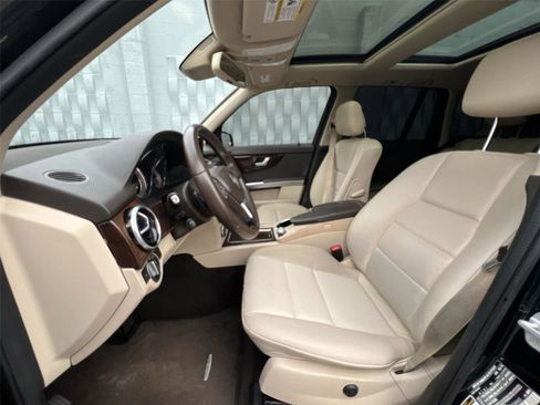 Used 2015 Mercedes-Benz GLK 350 2WD image 17
