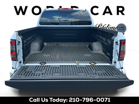 Used 2025 Nissan Frontier SV RWD image 9