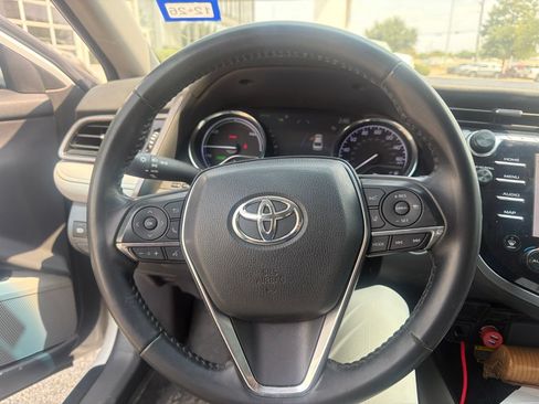 Used 2020 Toyota Camry XLE FWD image 7