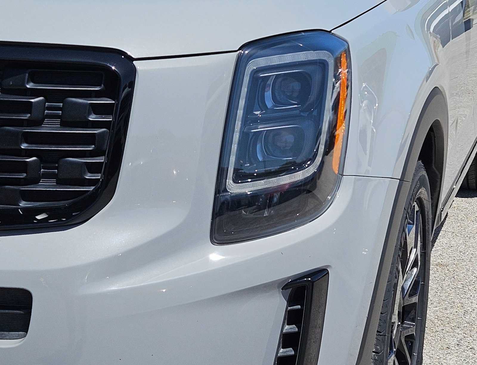 Used 2022 Kia Telluride EX w/ EX Premium Package AWD/4WD image 11
