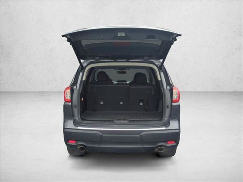 Used 2022 Subaru Ascent Limited w/ Technology Package image 6