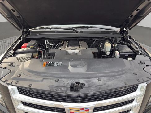 Used 2020 Cadillac Escalade 2WD image 31