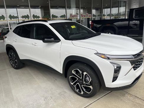 New 2026 Chevrolet Trax RS image 8