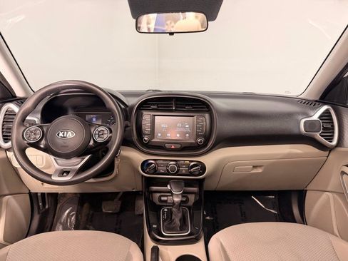 Used 2020 Kia Soul LX FWD image 12