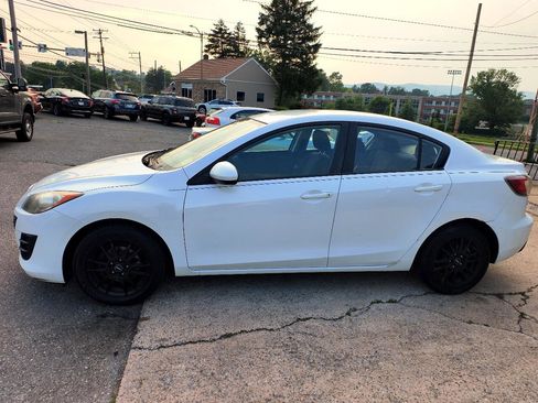 Used 2010 MAZDA MAZDA3 i Touring image 8