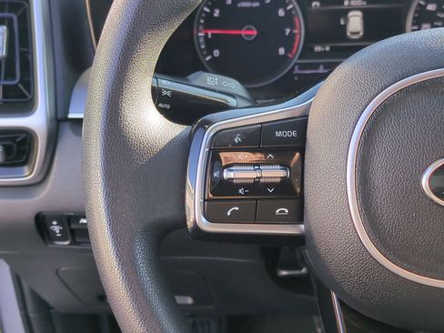 Used 2021 Kia Sorento LX image 19