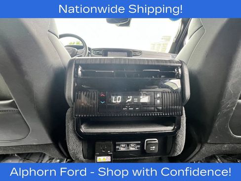 Used 2024 Jeep Wagoneer L Series II w/ Flexible Seating Group AWD/4WD image 33
