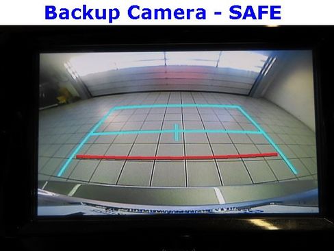 Used 2020 Toyota Camry SE image 5