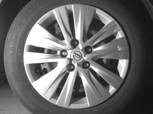 Used 2025 Nissan Sentra S FWD image 13