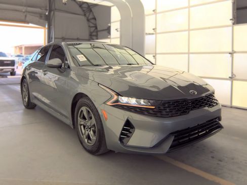 Used 2021 Kia K5 LXS FWD image 2