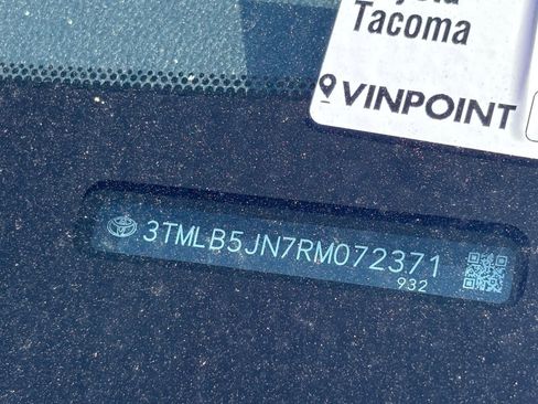 Used 2024 Toyota Tacoma TRD Sport image 21