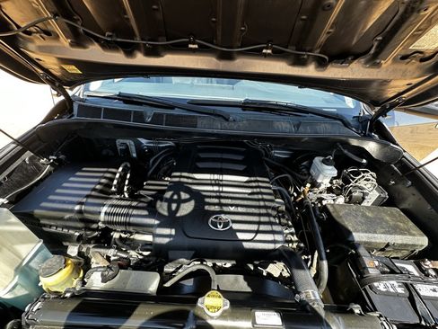 Used 2013 Toyota Tundra Platinum image 42