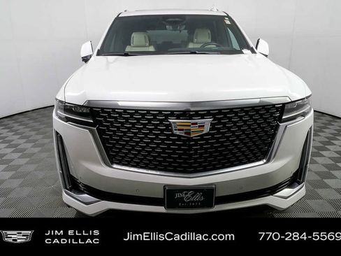 Used 2024 Cadillac Escalade Premium Luxury image 37